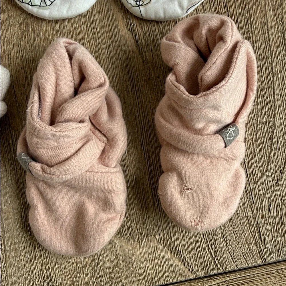 Goumi Kids Baby Mittens and Booties Set